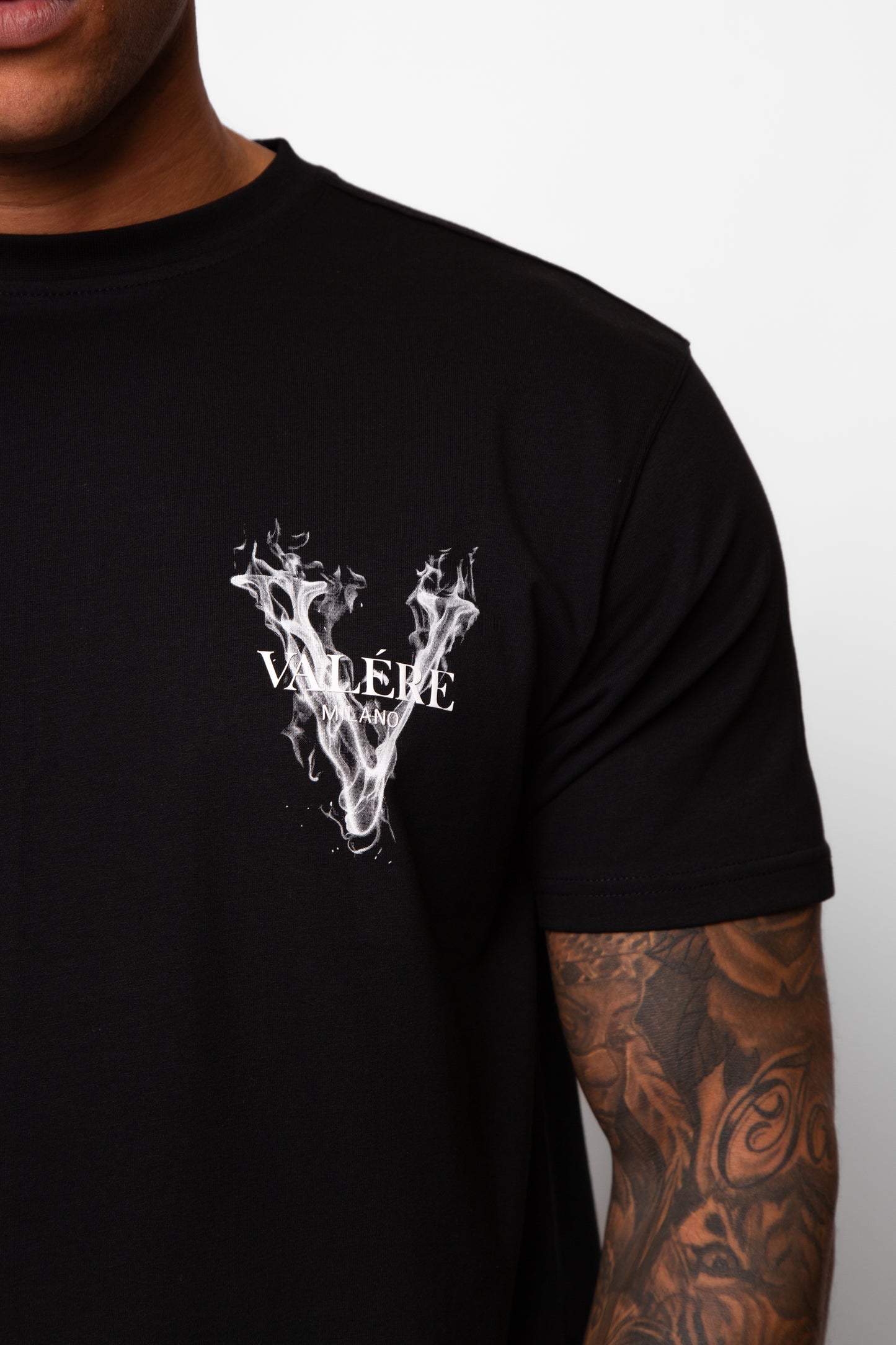ELIO BLACK TEE