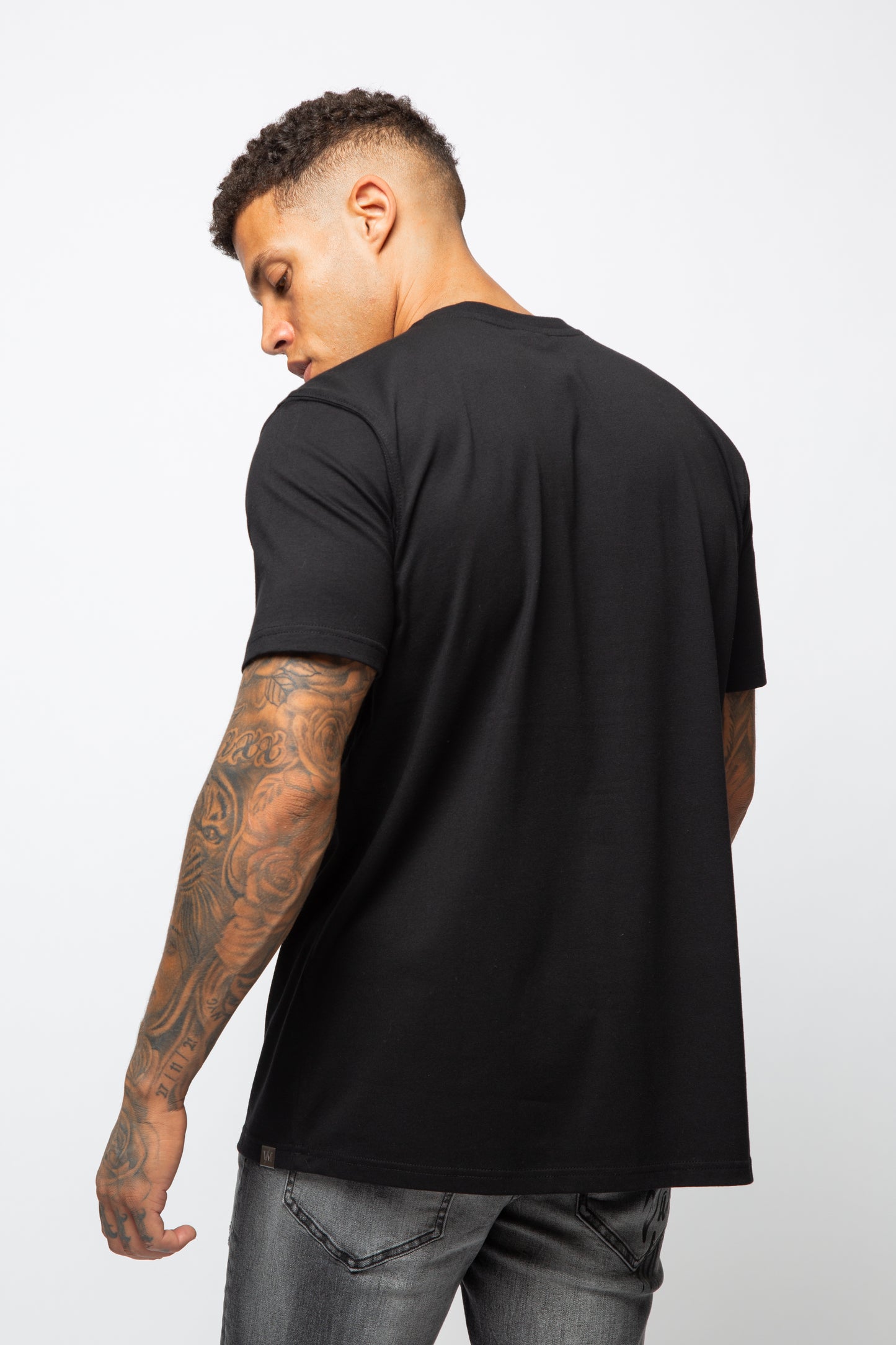 TYROL BLACK TEE