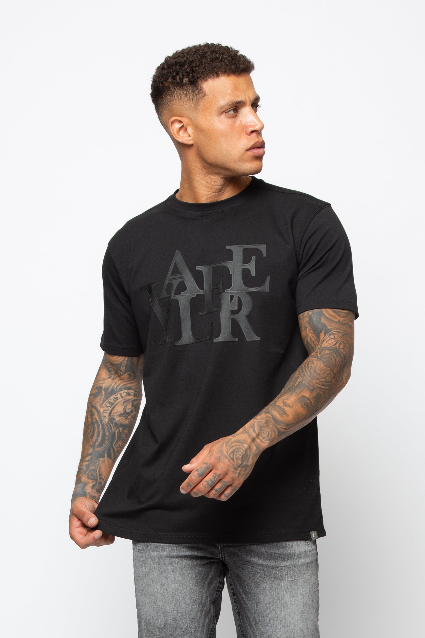 AMMASSO BLACK TEE